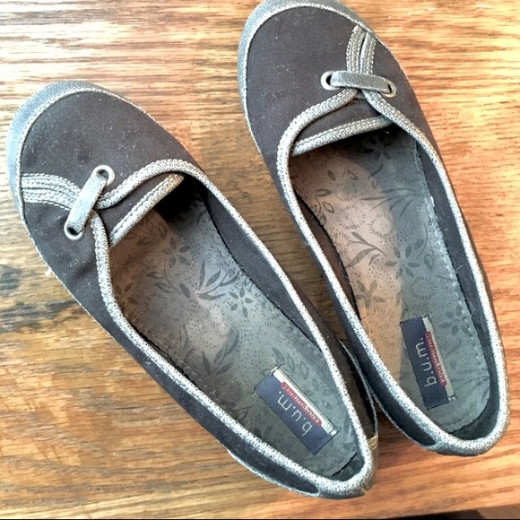 Grey flats - Picture 5 of 8